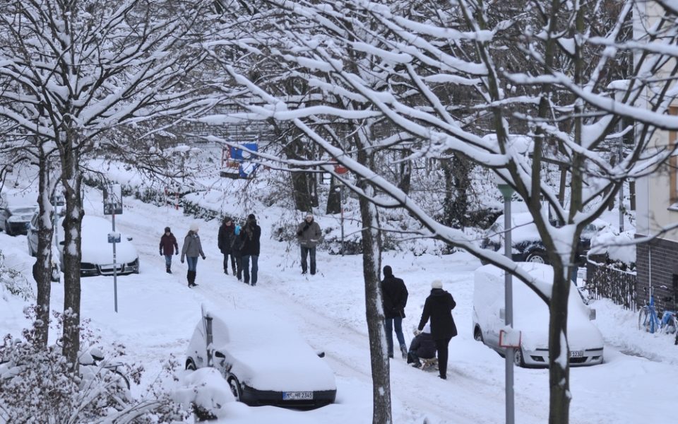 Spiegelglatte Straßen, Winterchaos – und trotzdem zur Arbeit
