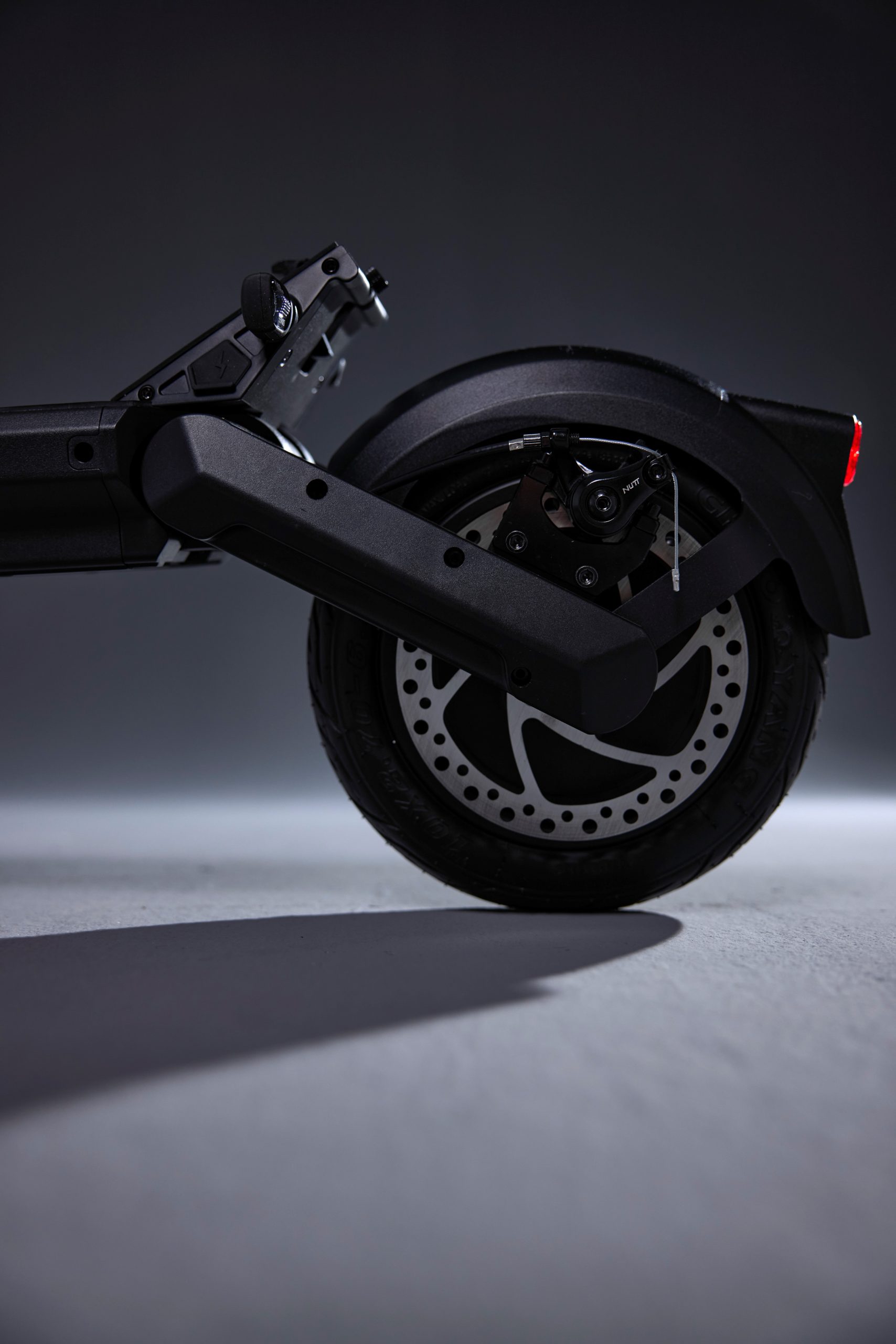 Mehr Reichweite, mehr Leistung, mehr Anspruch: Auf der IFA 2025 zeigte VMAX, wie ernst man Mikromobilität nehmen kann, wenn Schweizer Ingenieursdenken auf urbane Realität trifft.