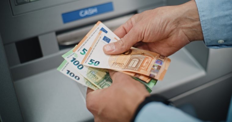 Geldautomat: Dieser Fehler kostet bis zu drei Jahre Knast