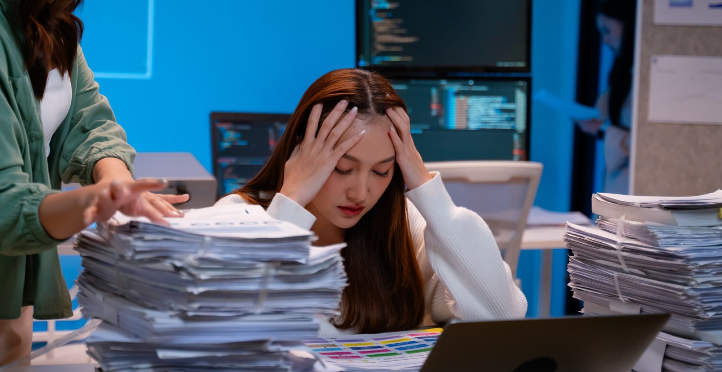 Harvard-Studie: KI macht uns nicht produktiver – sie treibt uns in den Burnout