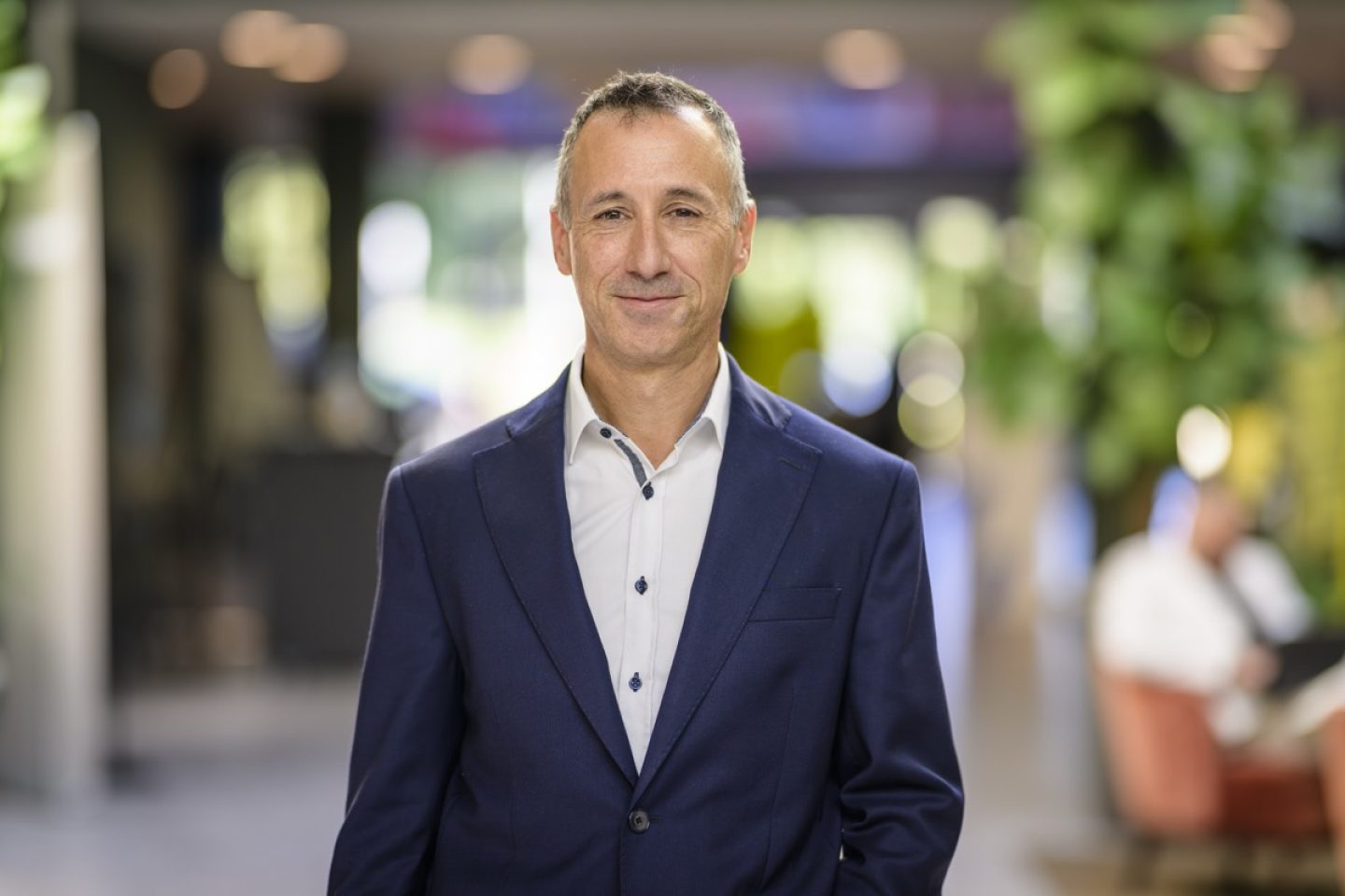 Zufriedenheit als Wirtschaftsfaktor: Wie Technologie auf der Arbeit zufriedener macht