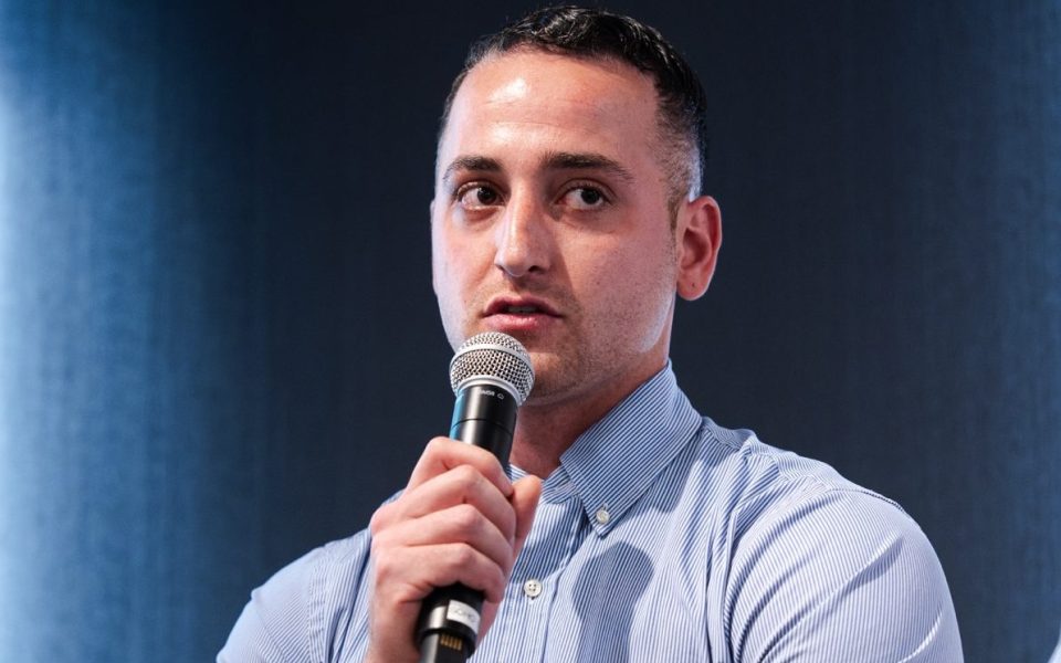 Enes Witwit ist Gründer und Geschäftsführer von uiAgent