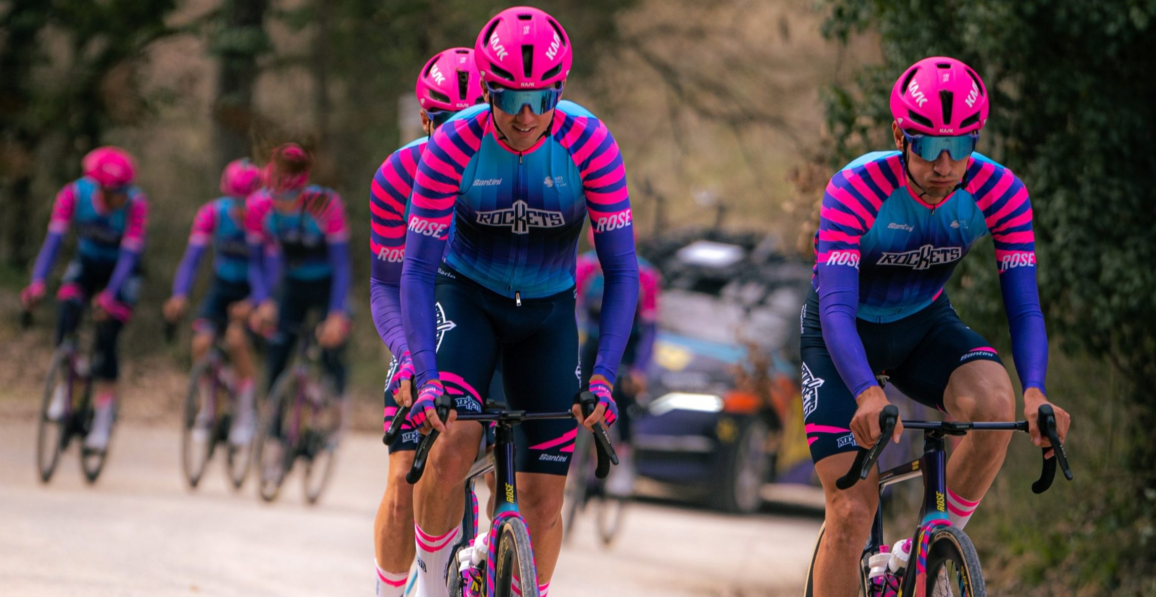 Bike-Crash in Europa – und Rose fährt einfach weiter Gewinn ein und zum Giro d’Italia