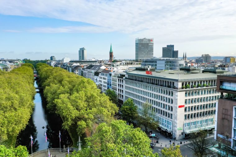 Teherans Geldautomat steht auf der Düsseldorfer Luxusmeile
