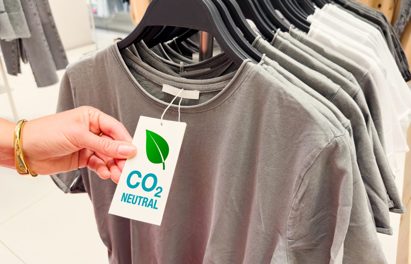 Mode aus CO₂: H&M setzt auf Biotech-Revolution