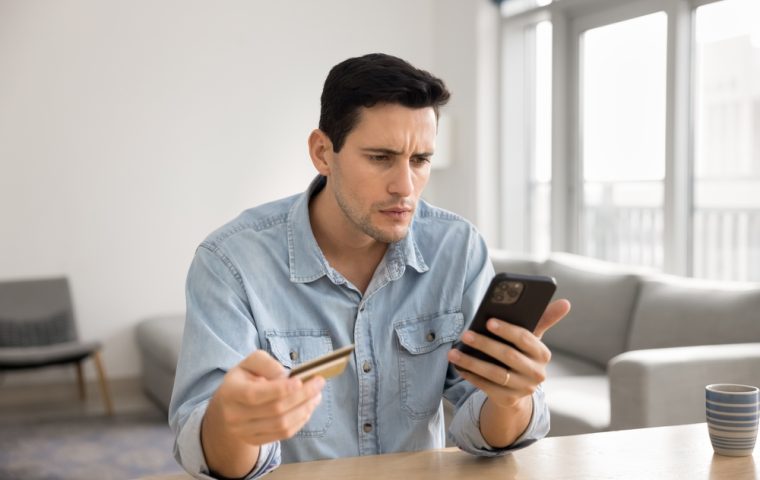 Warnung der Bank seit März 2026: Wer oft Geld überweist, macht sich verdächtig