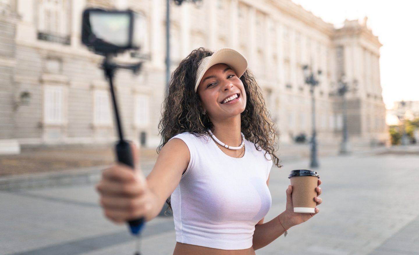 Kampf um Influencer: Facebook lockt mit Geld