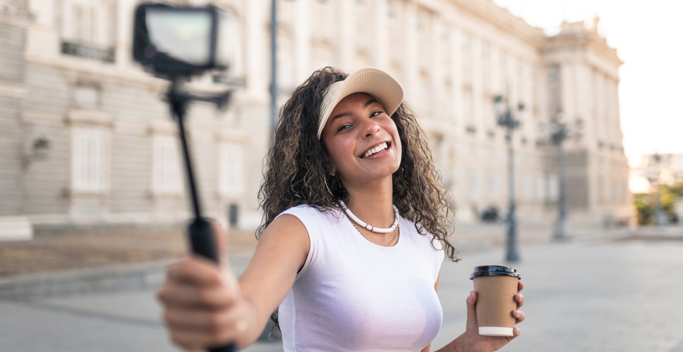 Kampf um Influencer: Facebook lockt mit Geld