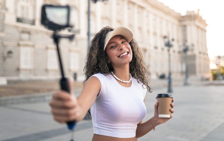 Kampf um Influencer: Facebook lockt mit Geld