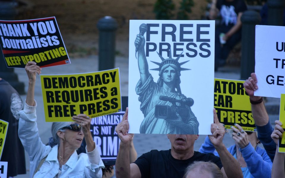 USA im Demokratie-Crash: Pressefreiheit bricht ein