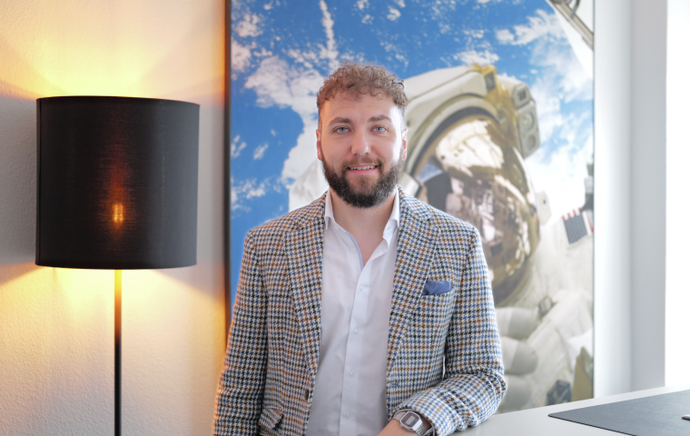 Wikipedia, Prestige und die Weltraumagentur: Wie Simon Wohlleb die Online Enzyklopädie entschlüsselt