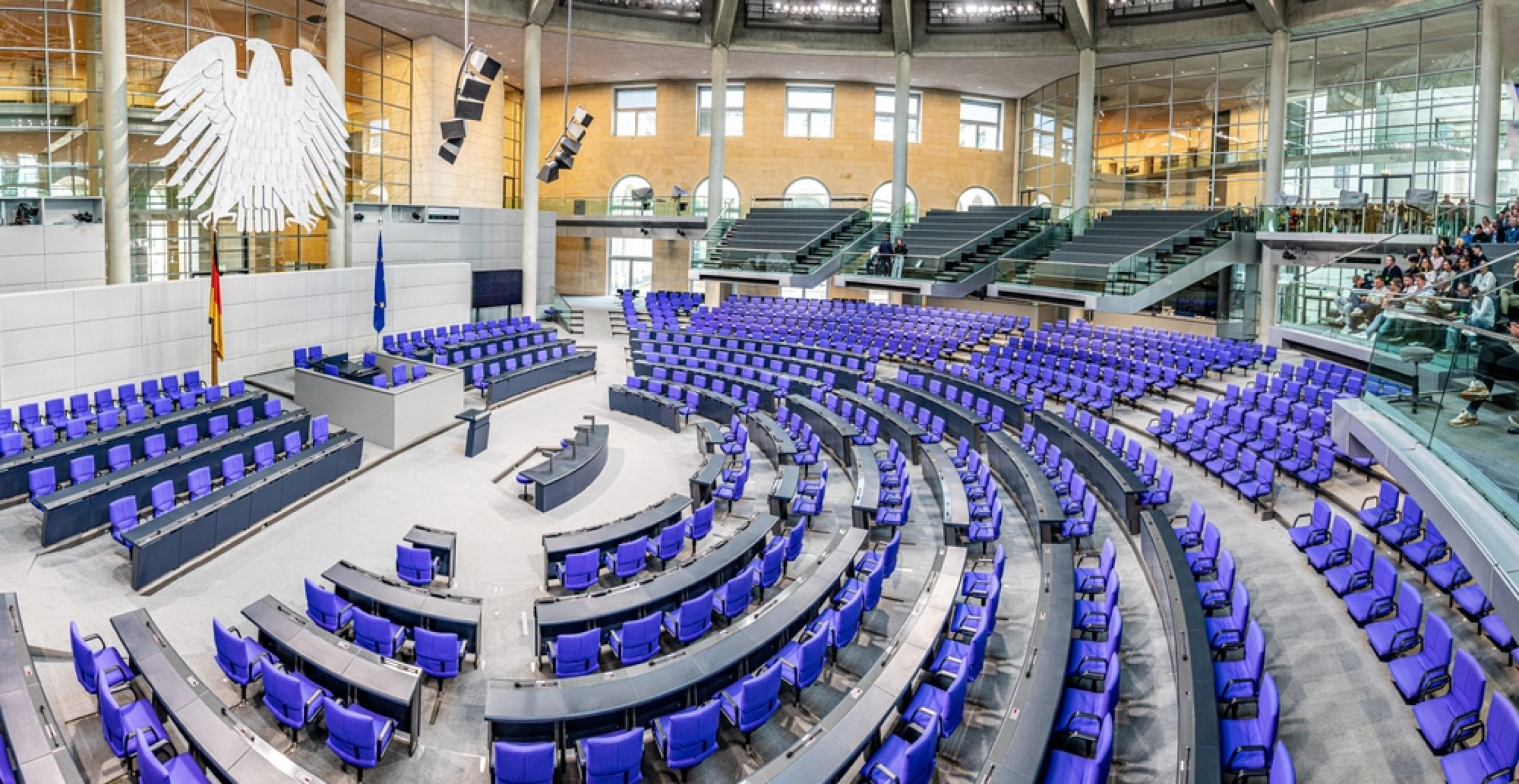 „Feiger Hund“ im Bundestag: Wie zwei Klein-Themen plötzlich maximale Sprengkraft entfalten