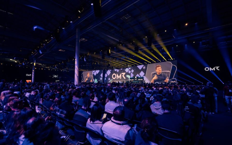 OMR Festival 2026: Zwischen KI-Revolution, Champions League und Hunden auf der Bühne – Ein Überlebensbericht
