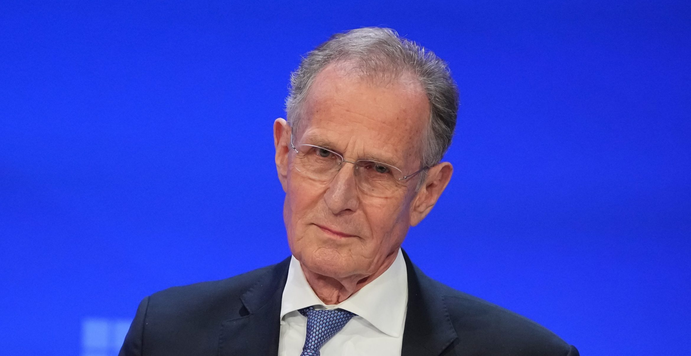 Mehrwertsteuer auf 22 Prozent & mehr Netto vom Gehalt: Rürups radikaler Steuerplan