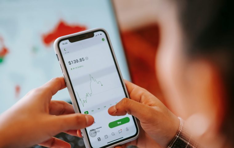 Keine Angst vor der Börse: Wie Einsteiger ohne Risiken in Aktien investieren