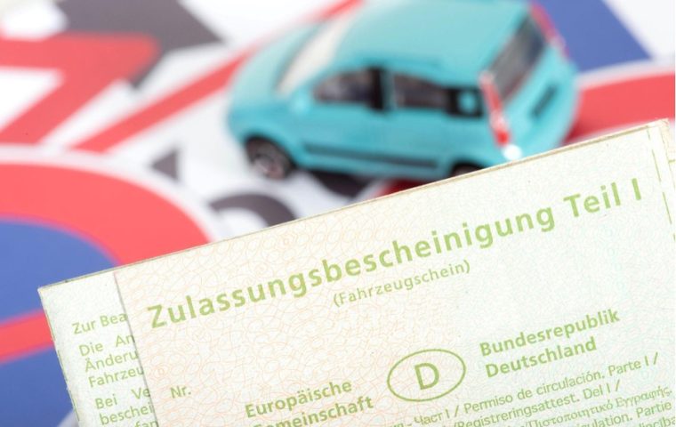 Bürokratie ohne Warteschlange: 5 Gründe, die für digitale Kfz-Services sprechen