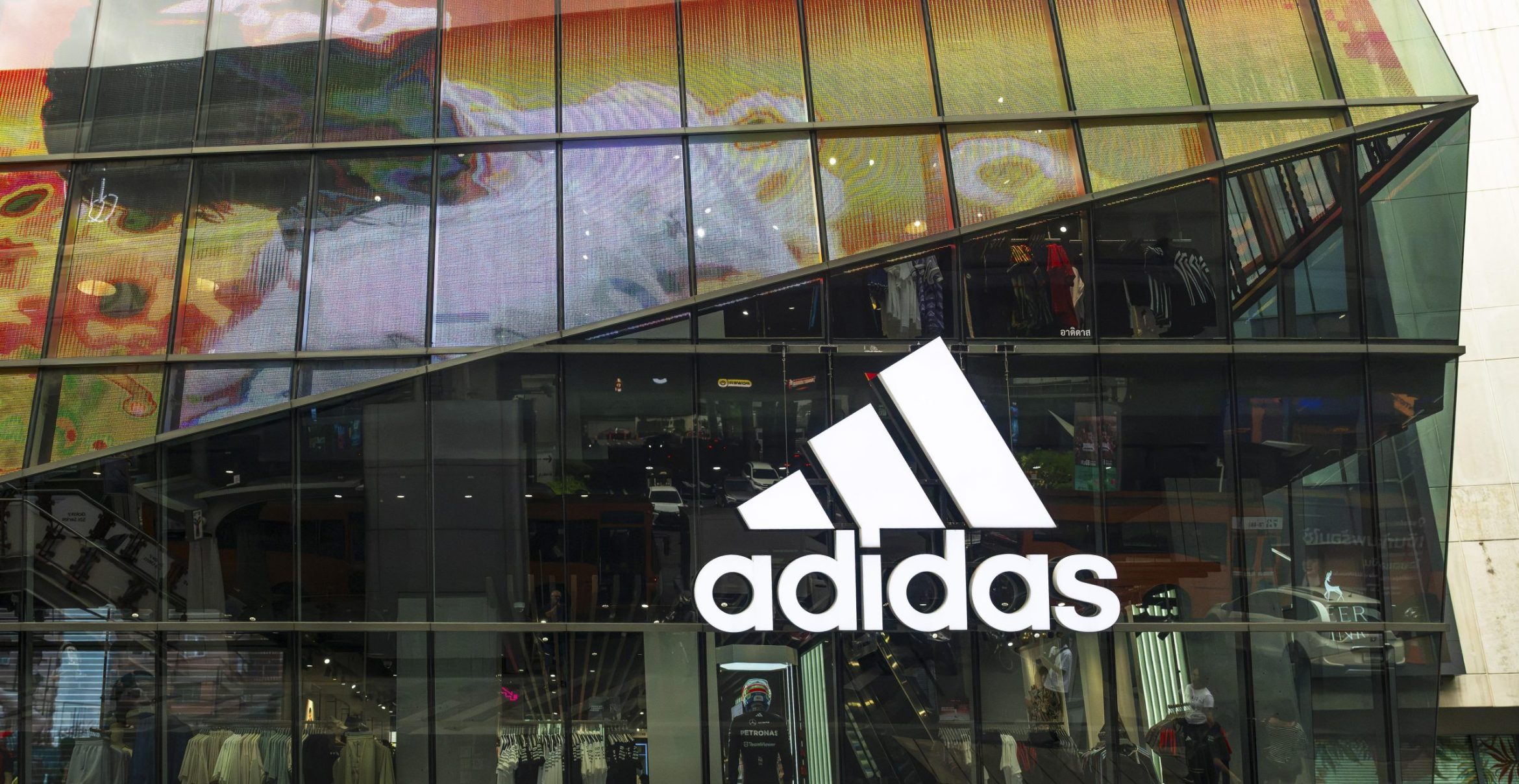 Rekordumsatz, Kursabsturz: Warum Adidas-Anleger dem WM-Sommer misstrauen