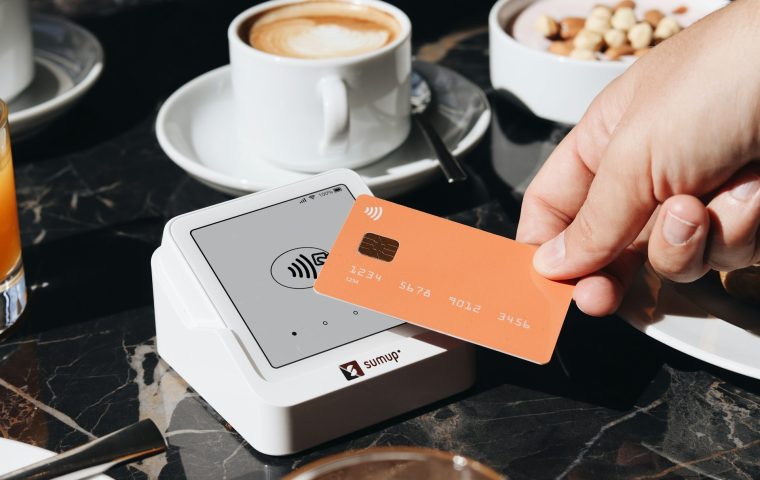 Girocard-Rekord: Wie die EC-Karte zur Kreditkarten-Konkurrenz wird