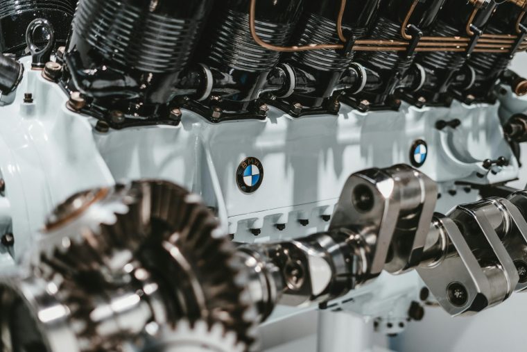 BMW-Kurs fällt – kippt Deutschlands Schlüsselindustrie?
