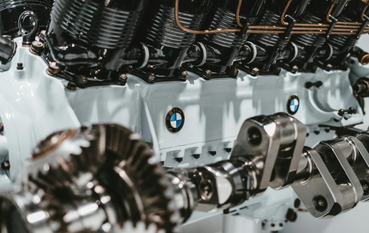 BMW-Kurs fällt – kippt Deutschlands Schlüsselindustrie?