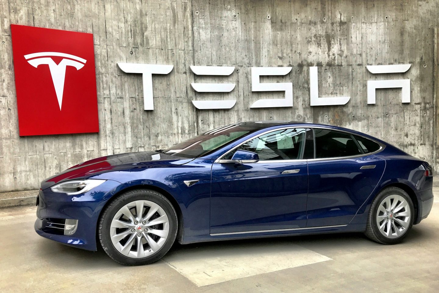 Nur 367 Zulassungen: Tesla bricht in Deutschland historisch ein