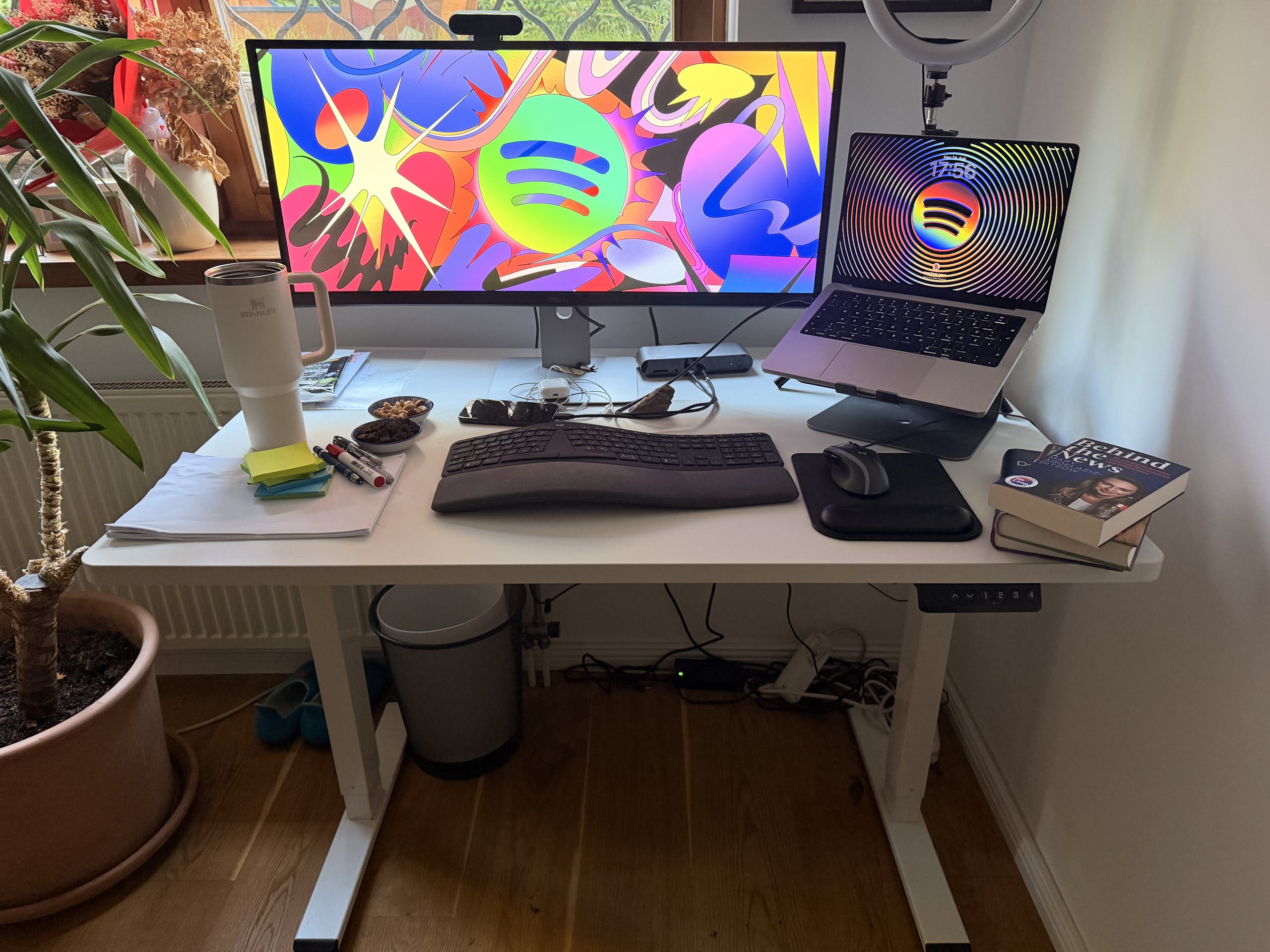 DESK? TOP!